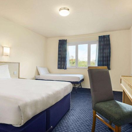 Days Inn Sutton Scotney North Esterno foto